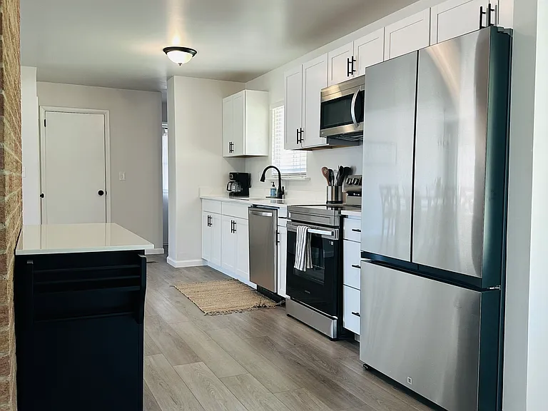 2041 Linwood Cir — Photo 7
