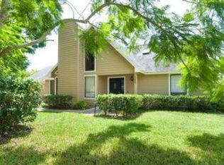 345 10th St SW, Vero Beach, FL 32962