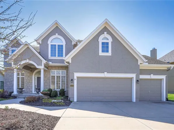 13221 Falmouth St, Leawood, KS 66209