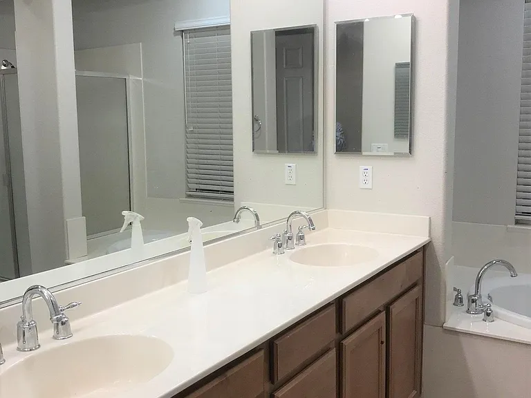 Master Bed Bath