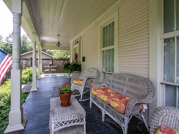 4th image of 607 Elizabeth Ave