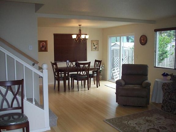 Dining Rm w/Bamboo Floors