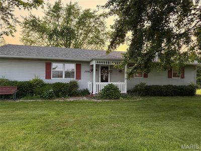 16962 Meadow Ln, Carlinville, IL, 62626