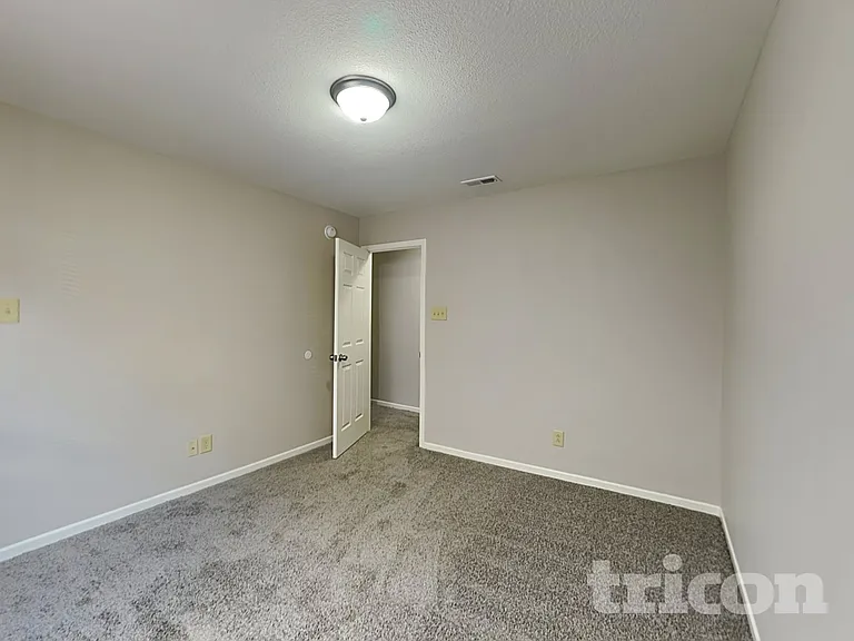 8039 Retreat Ln — Photo 12