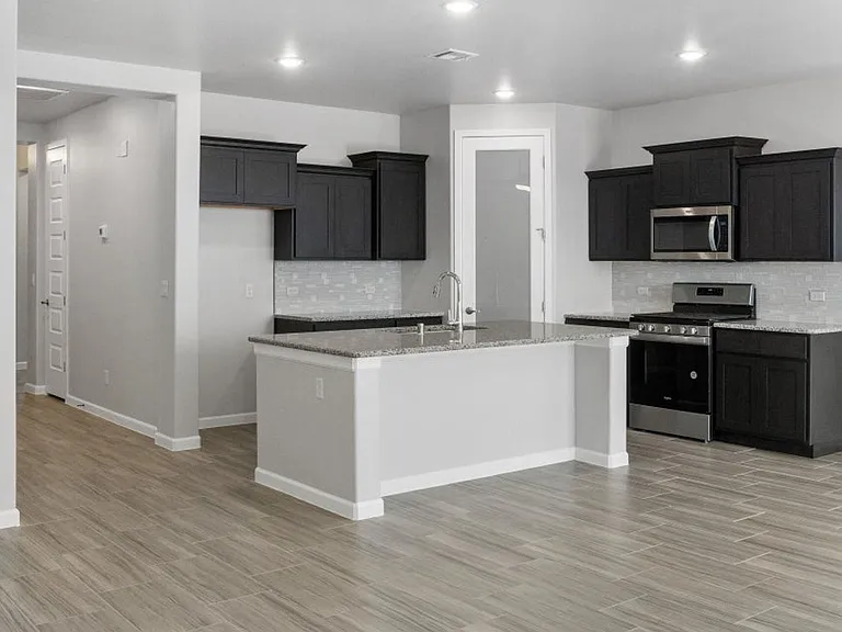 512 Twilight Dr — Photo 3