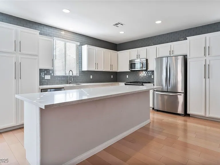 2267 Alanhurst Dr — Photo 12