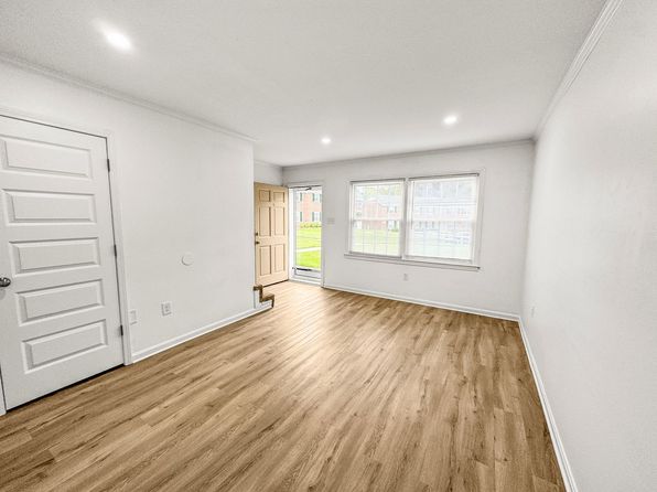 Experience comfortable and stylish living at Creek Ridge Crossing, 3206 Sunset Ave APT M5, Rocky Mount, NC 27804