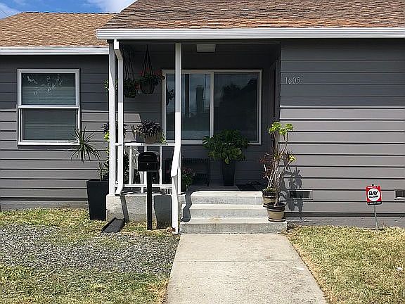 2nd image of 1605 York Ave