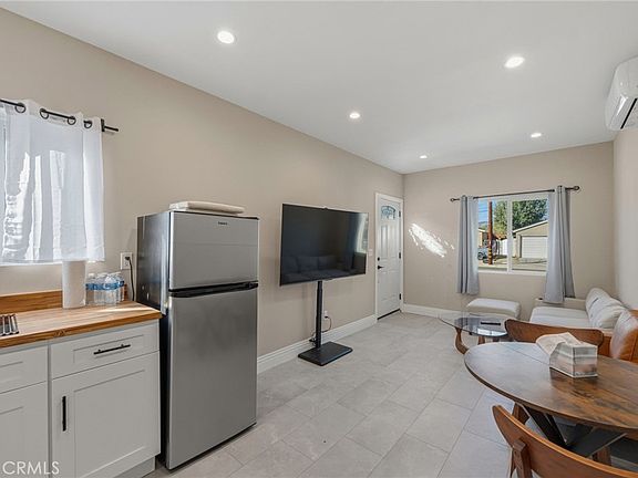 5th image of 23012 Hartland St #23012