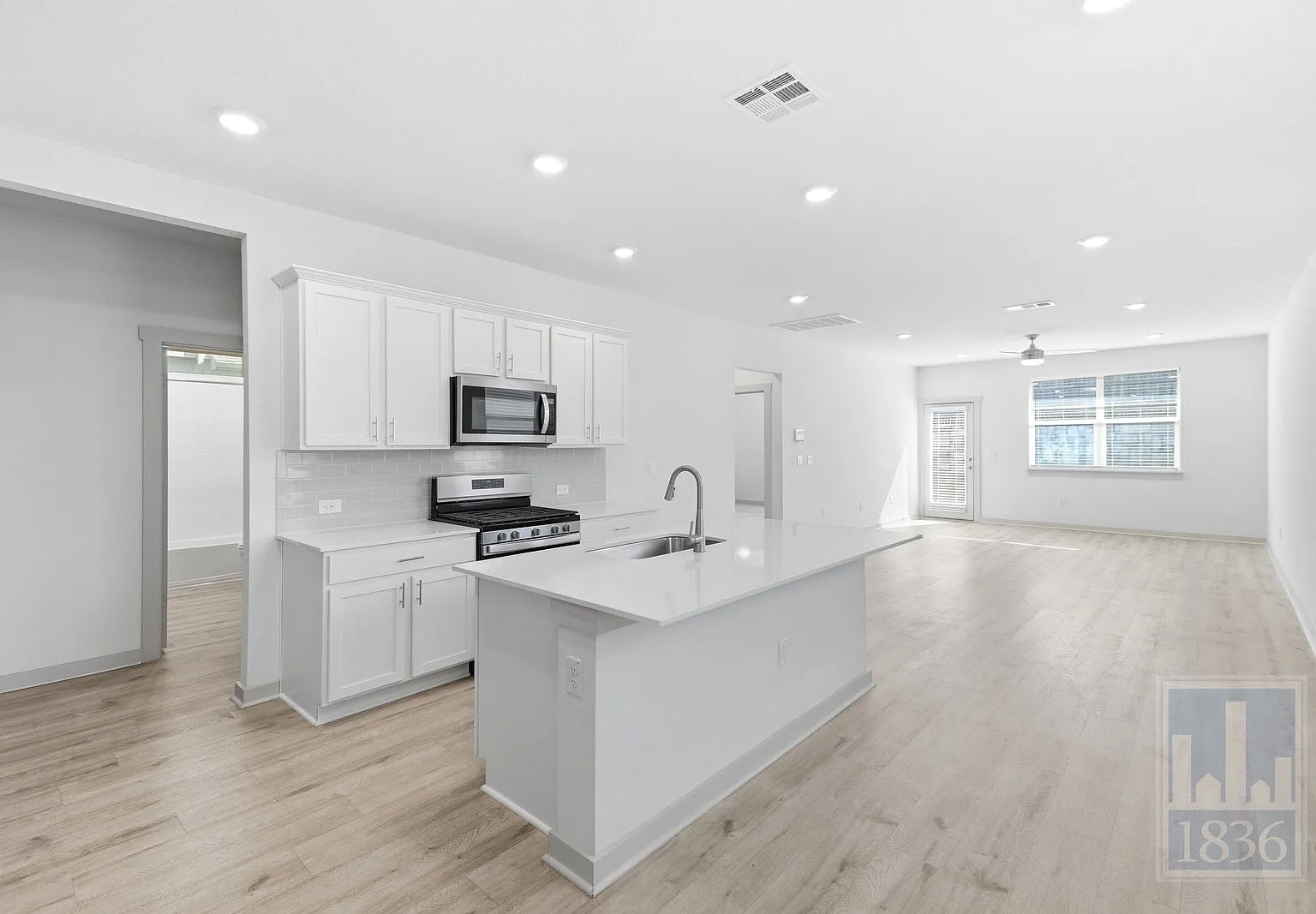 3 bed, 2.0 bath, 1514 sqft, $2,250 — Photo 2