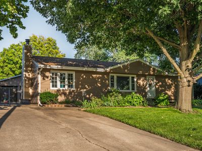 8041 Ridgeview Dr, Des Moines, IA, 50320