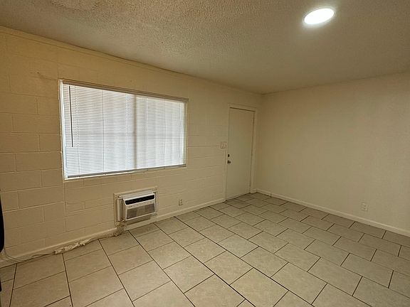 4th image of 1416 F St APT 5