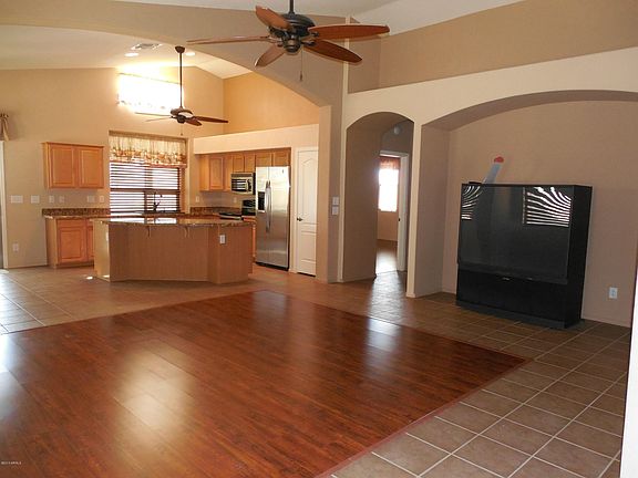3rd image of 18175 N Canal Dr