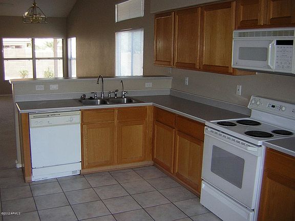 3rd image of 892 N Naples Dr
