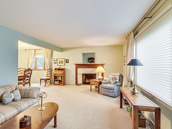 5th image of 85 W King Arthur Ct
