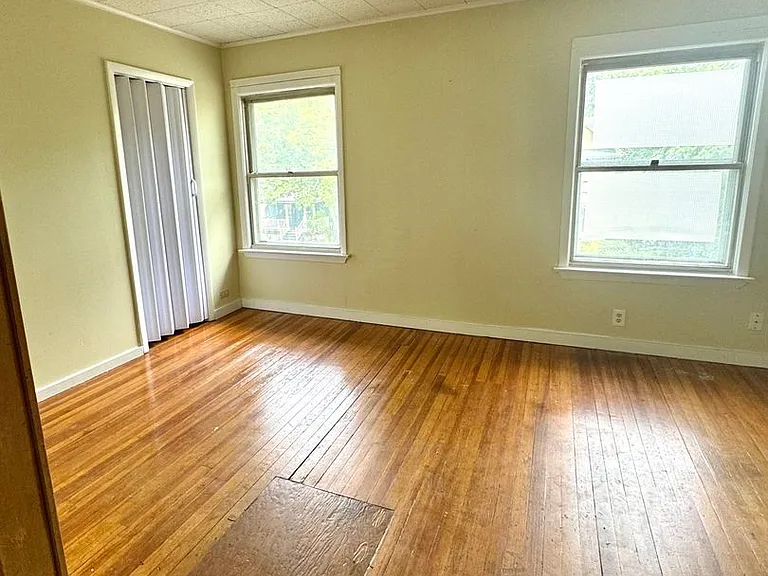 243 Clay Ave — Photo 7