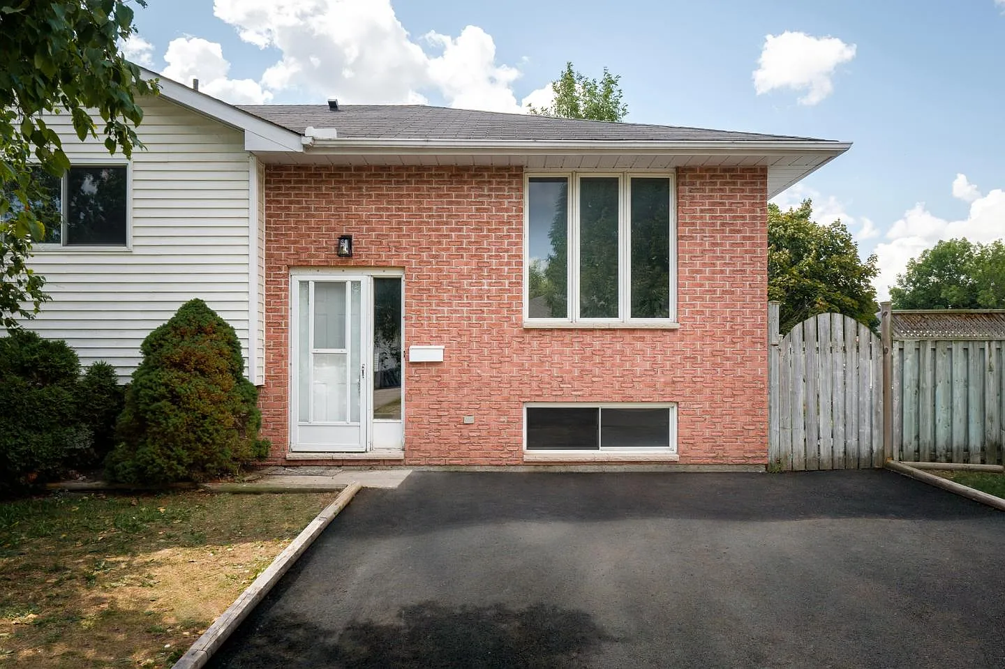 2603 Foxmeadow Road Peterborough — Photo 1