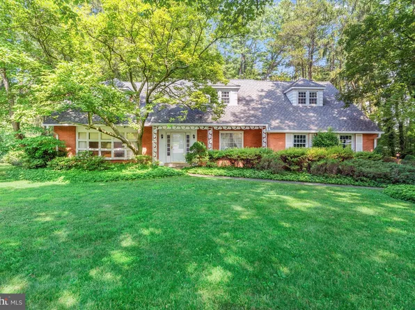 217 W Pembrey Dr, Wilmington, DE 19803