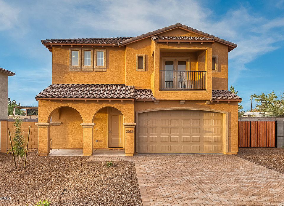 1st image of 2034 E Paradise Ln