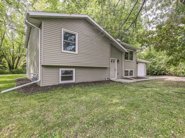 421 13th Ave NW, Waseca, MN 56093