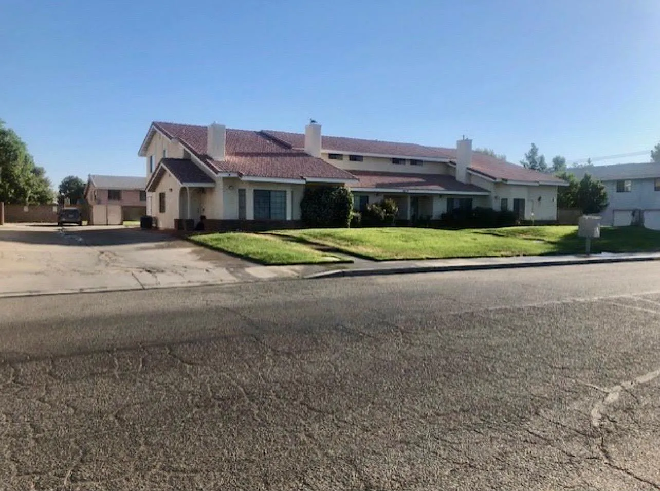 1839 E Avenue J10 — Photo 1