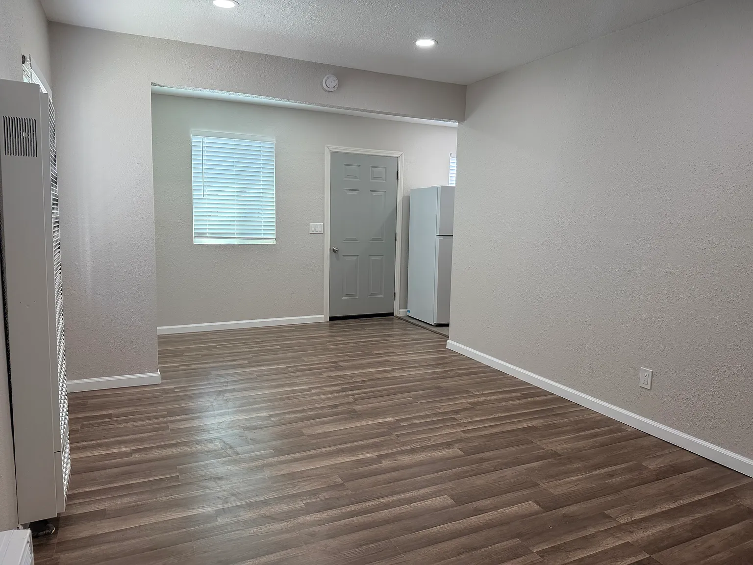 2 bed, 1.5 bath, 660 sqft, $2,100 — Photo 2