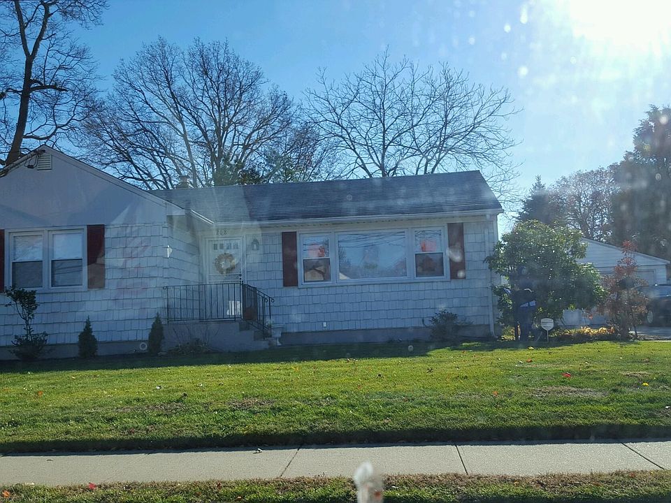 1st image of 208 Boundary Ave