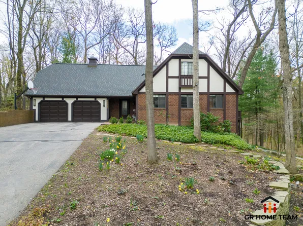 5635 Forest Glen Dr SE, Ada, MI 49301