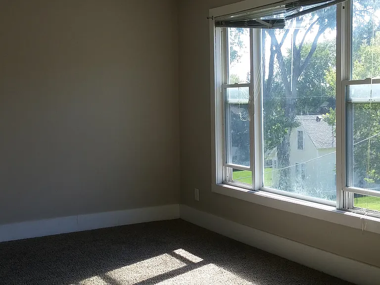 2400 Lyndale Ave N #2 — Photo 4