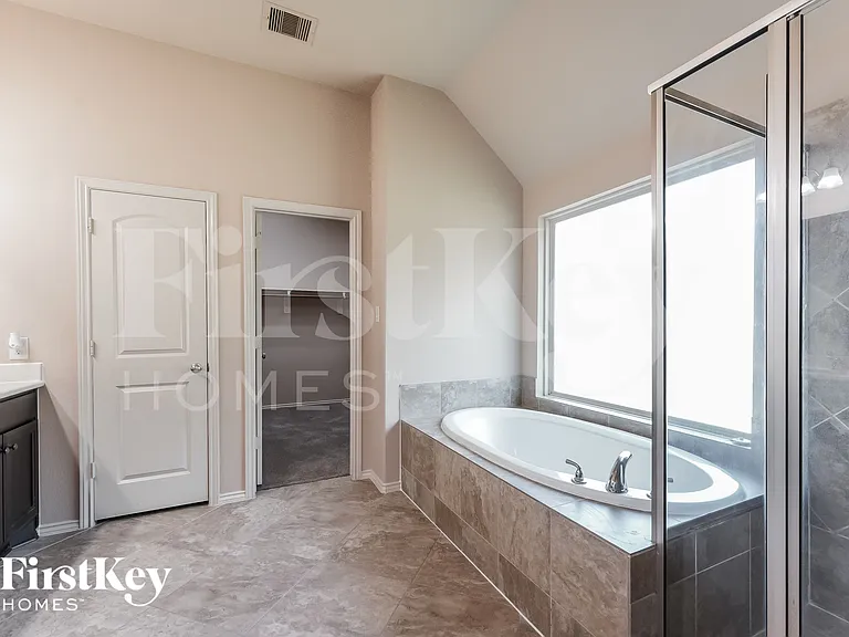 4203 Driftwood Bend Ct — Photo 15