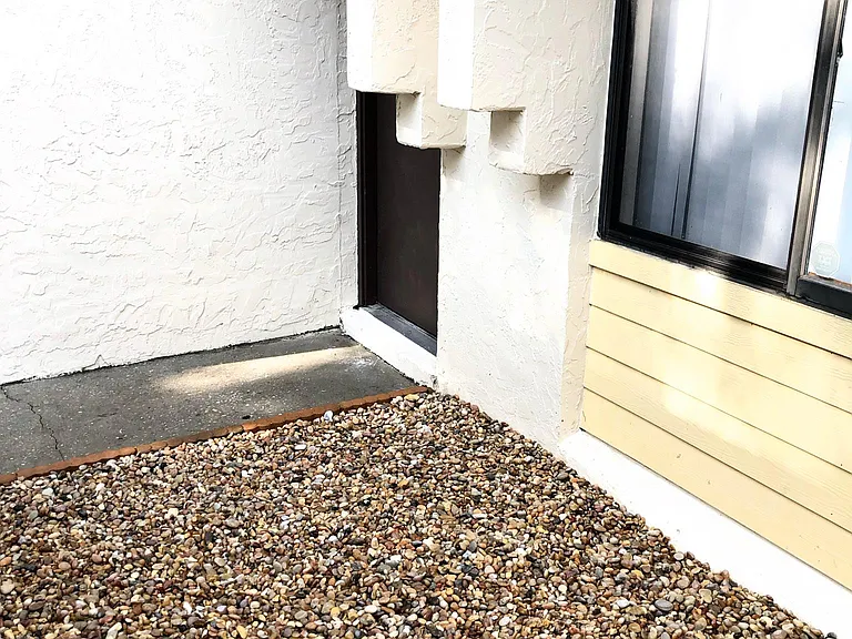 2508 SW 35th Pl #B8 — Photo 25