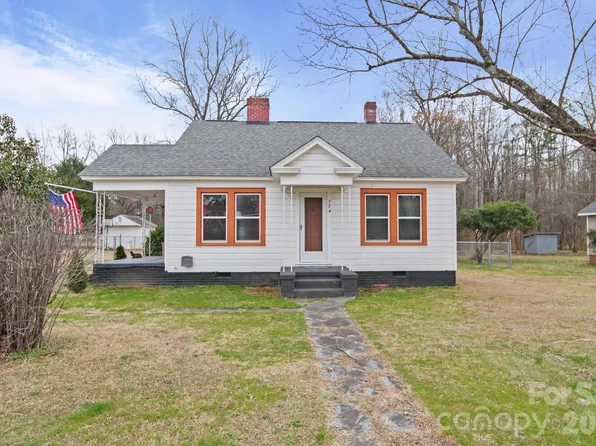 734 Tanglewood Dr, East Spencer, NC 28144