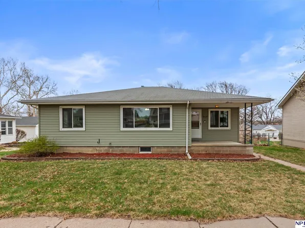 550 N 7th St, Arlington, NE 68002