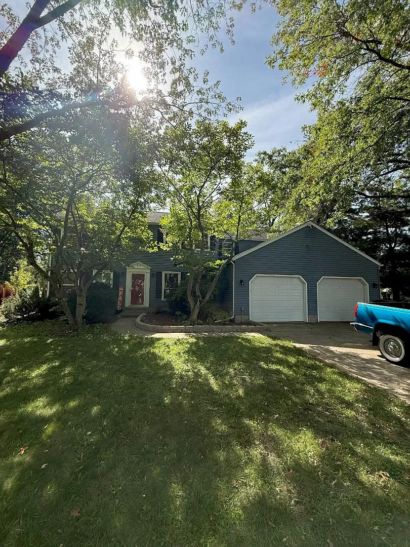 116 Woodview Ct — Photo 1