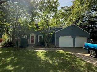 116 Woodview Ct, Valparaiso, IN 46383