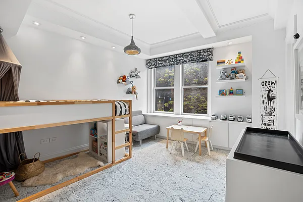 Sold by Douglas Elliman | media 10