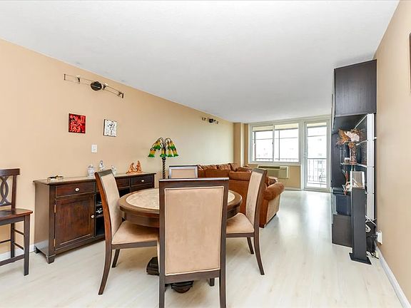 4th image of 118-18 Union Tpke APT 7L