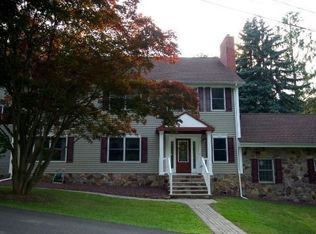 15 Overlook Rd, Bloomsbury, NJ 08804