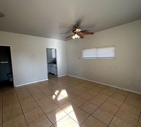 3rd image of 102 Oak St