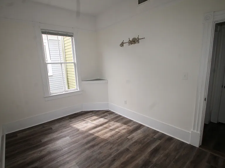120 W Waldburg St #2 — Photo 10