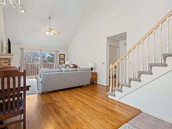 5th image of 12209 Grant Ln