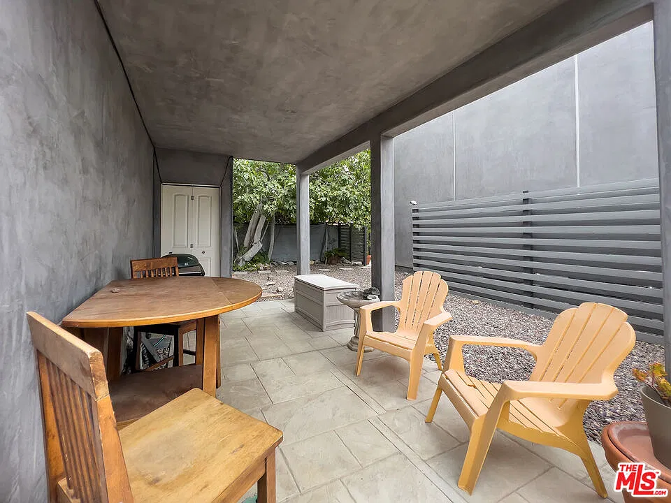 3 bed, 2.5 bath, 2030 sqft, $7,495 — Photo 4