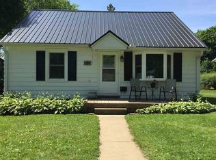 524 10th St, Baraboo, WI 53913