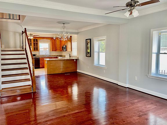 2nd image of 7211 Quincy Ave