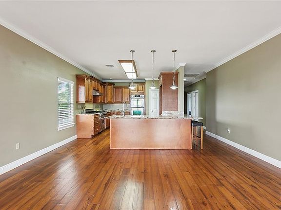 5th image of 121 Pontchartrain Rd