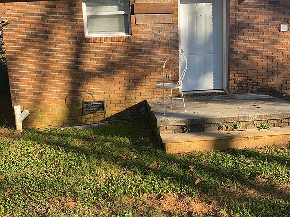 2nd image of 1641 Jefferson St