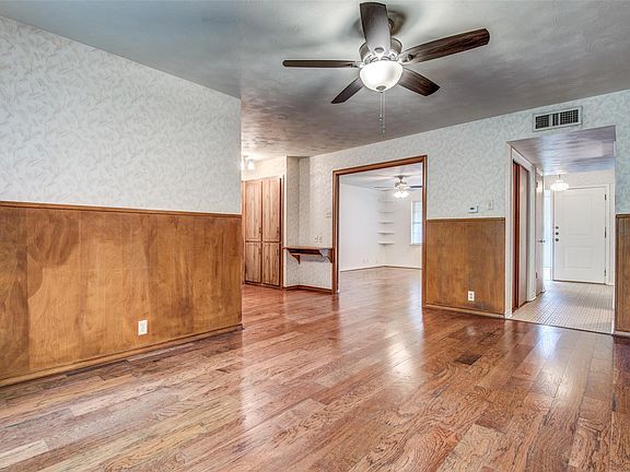 3rd image of 3222 Latham Dr