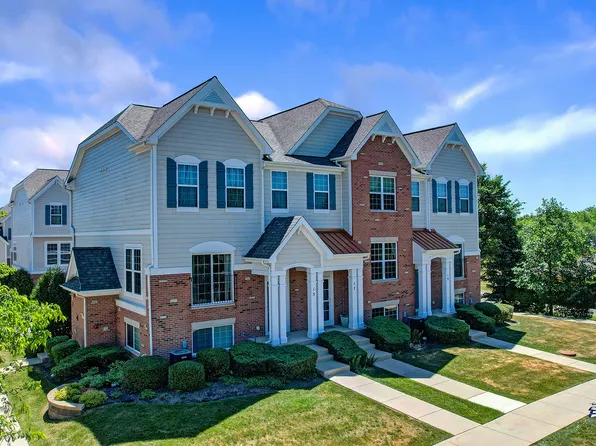 17 Bailey Ln, Lake Zurich, IL 60047