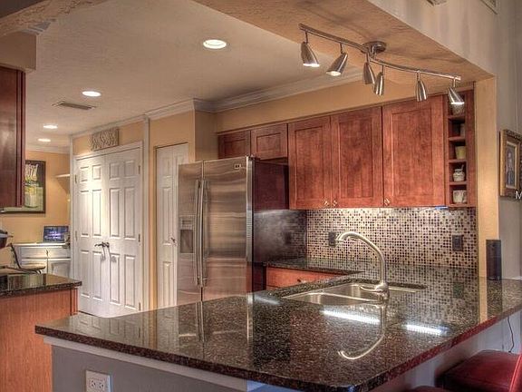4th image of 7944 Woodpointe Ct #26