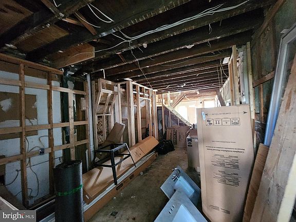 5th image of 1916 W Fairmount Ave